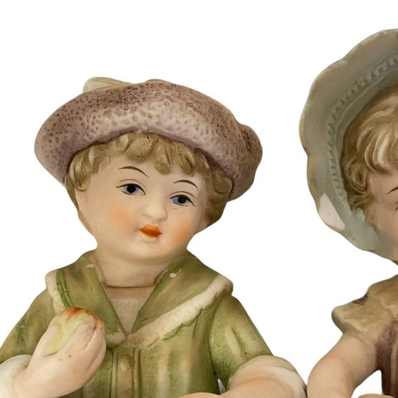 Vintage Pair Bisque Piano Babies Boy Girl Wearing Hats Figurines 4 1/2" x 2" - Picture 8 of 16